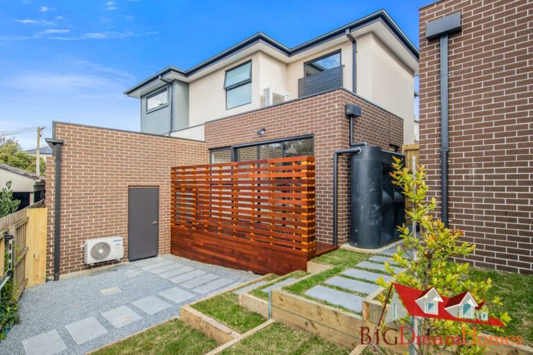 Luxury Townhouses @ 14 Langford Court, Donvale